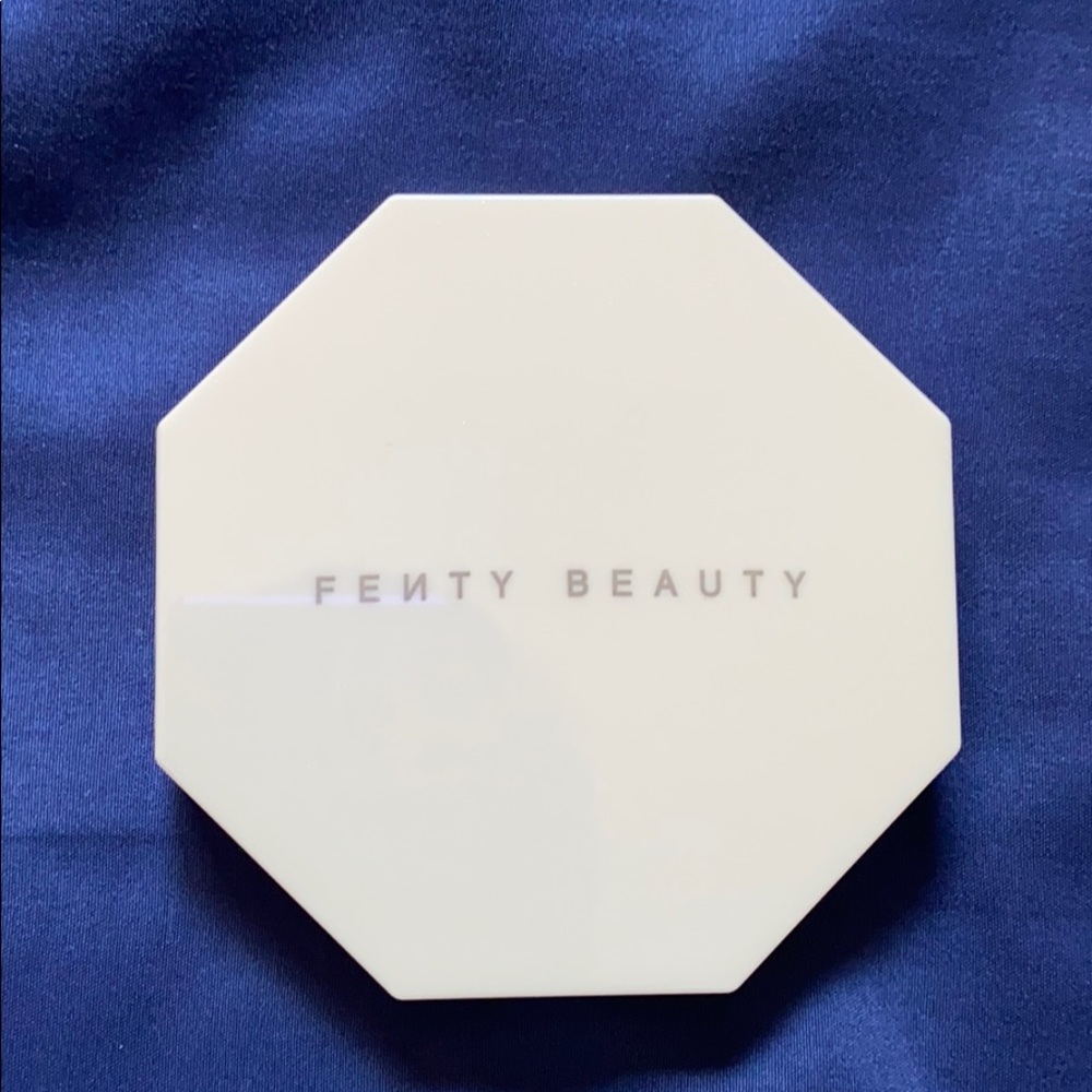 Fenty Beauty Killawatt highlighter in Trophy Wife